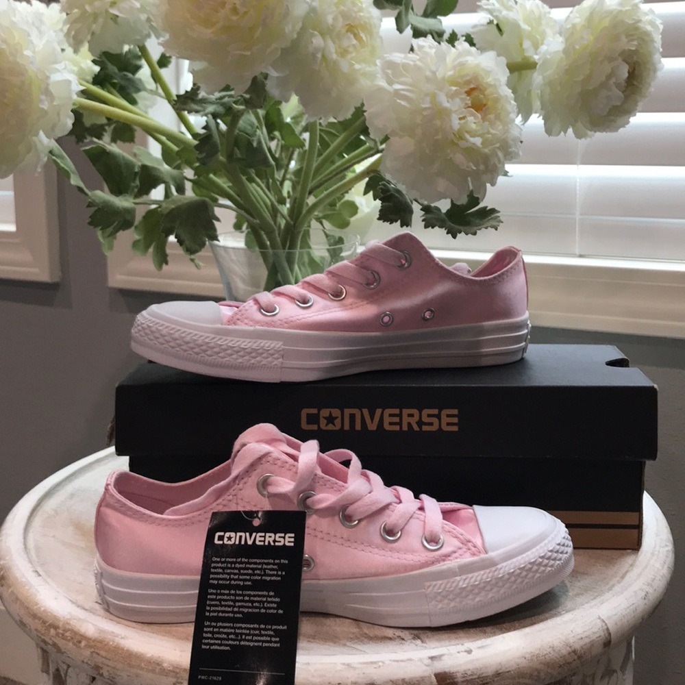 Satin Pink Converse size US 6